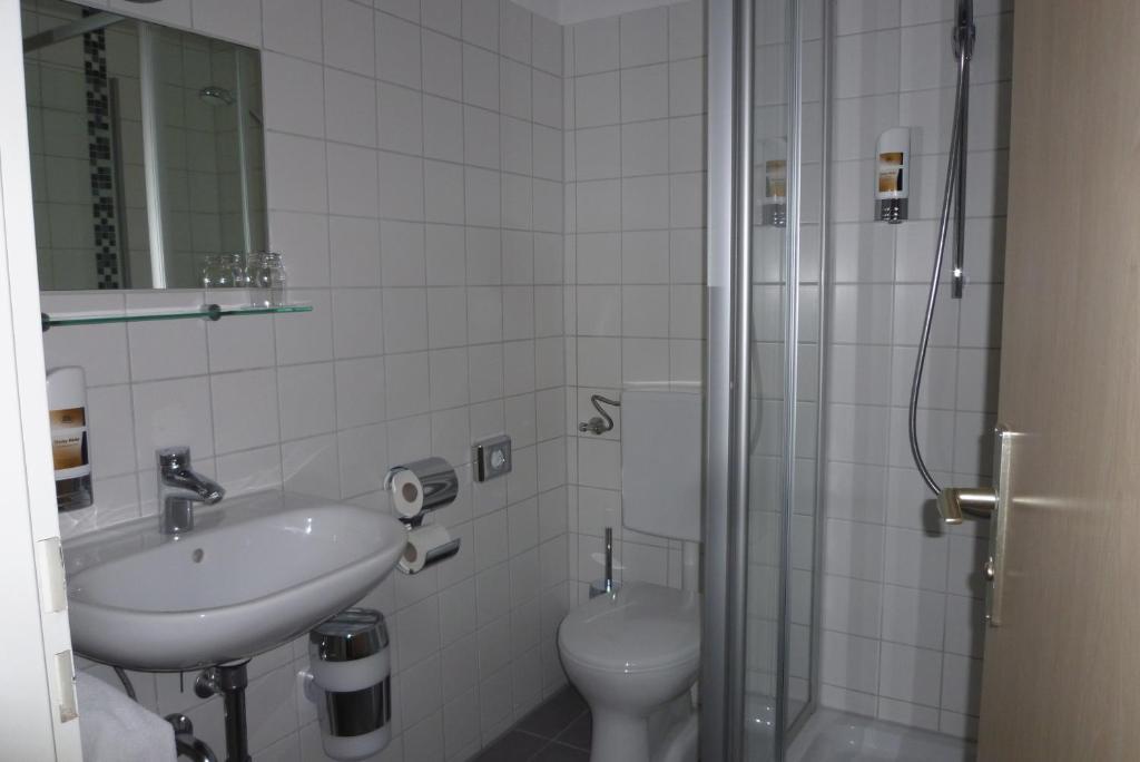Hotel Garni M\u00F6we Tutzing Zimmer foto